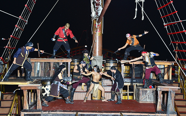 Pirates Of The Bay Night Tour